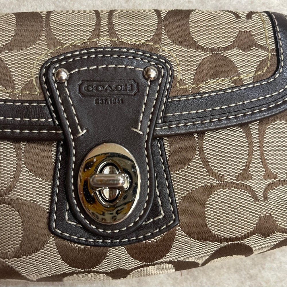 Coach Legacy Turnlock Flap Y2K Tan Signature Canvas Brown Leather Trim Wristlet - Picture 8 of 13